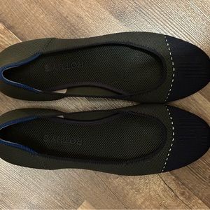 Blue and grey square toe Rothy’s in very good condition